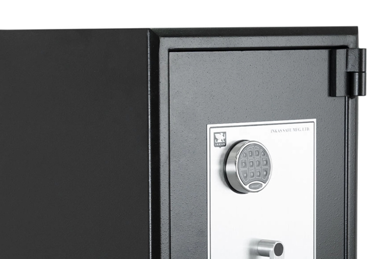 Tool and torch resistant safes
